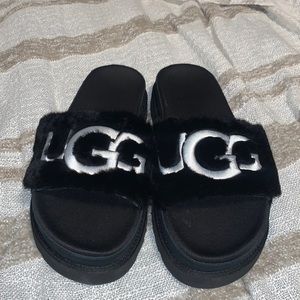 Size 10 UGG slippers